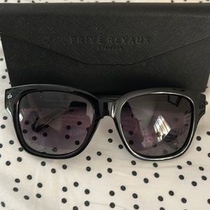 NWOT Black Privé Revaux sunglasses